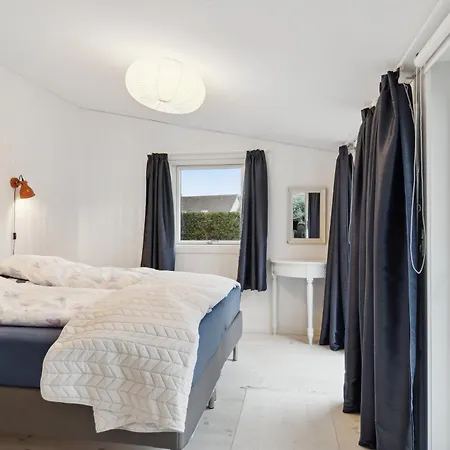 Semesterbostad Relaxing Sanctuary In Desirable Area