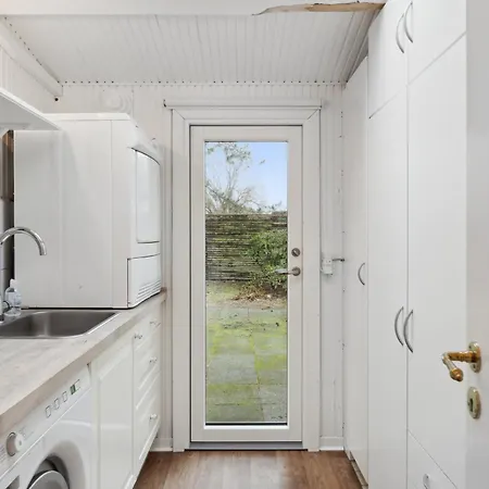 Relaxing Sanctuary In Desirable Area Semesterbostad *